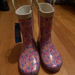 Girls’ rain boots